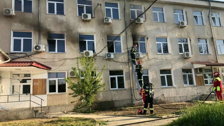 Incendiu de proporții la Direcţia Sanitar Veterinară Argeș