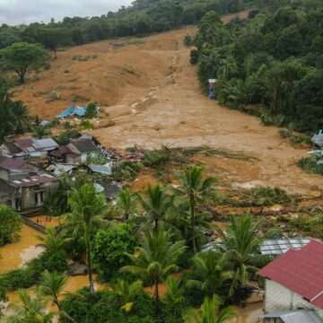 img-778 Alunecări de teren fatale în Indonezia