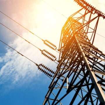 img-80 Impactul vântului puternic: Peste 13.000 de gospodării din Vrancea rămase fără curent electric