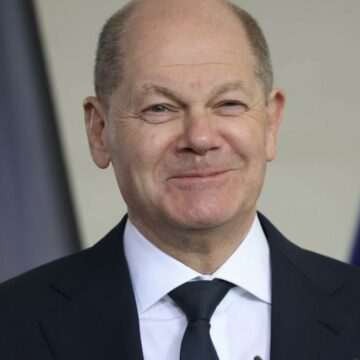 img-817 Cancelarul german Olaf Scholz, către studenții chinezi: ”Nu toți fumăm iarbă în Germania”