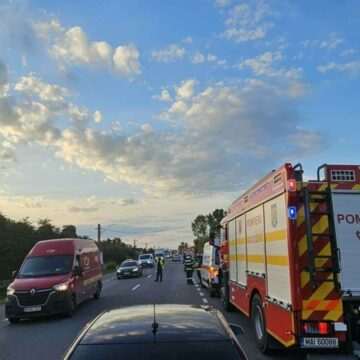 img-1027 Accident grav în Bacău între un autoturism și un autocar