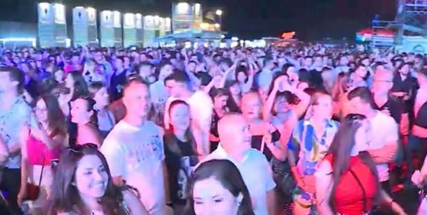 Noapte nostalgică în Capitală: petrecere memorabilă cu cele mai frumoase melodii din trecut