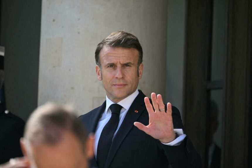 img-173 Liderul republicanilor din Franța, gata să-i dea lovitura de grație lui Macron