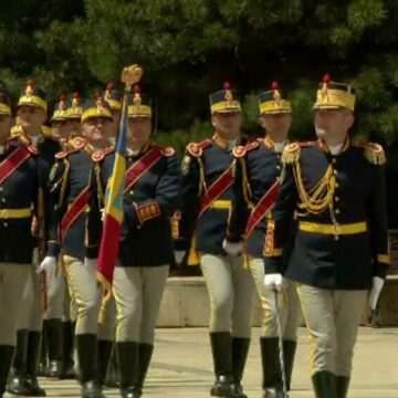 img-237 Comemorare și recunoștință la monumentul ostașului necunoscut, de Ziua Eroilor