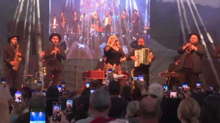 img-342 Festival de tarafuri la Tismana, „arbitrat” de Niculina Stoican. Cine au fost câștigătorii