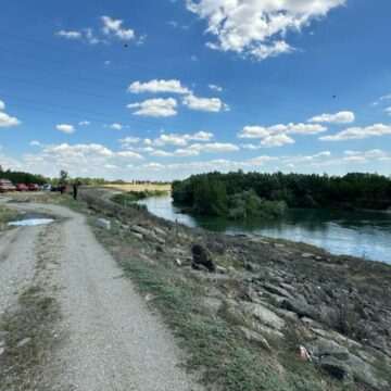 img-372 Intervenție de salvare a două persoane pe o insulă în zona Barajului râului Argeș