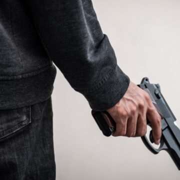 img-425 Soțul unei tinere din Hunedoara reținut pentru amenințare cu pistolul