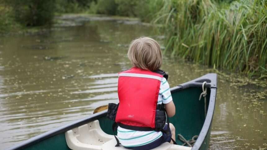 img-495 Accident la pescuit in Sibiu: Mama si fiica au ajuns la spital dupa ce au cazut din barca