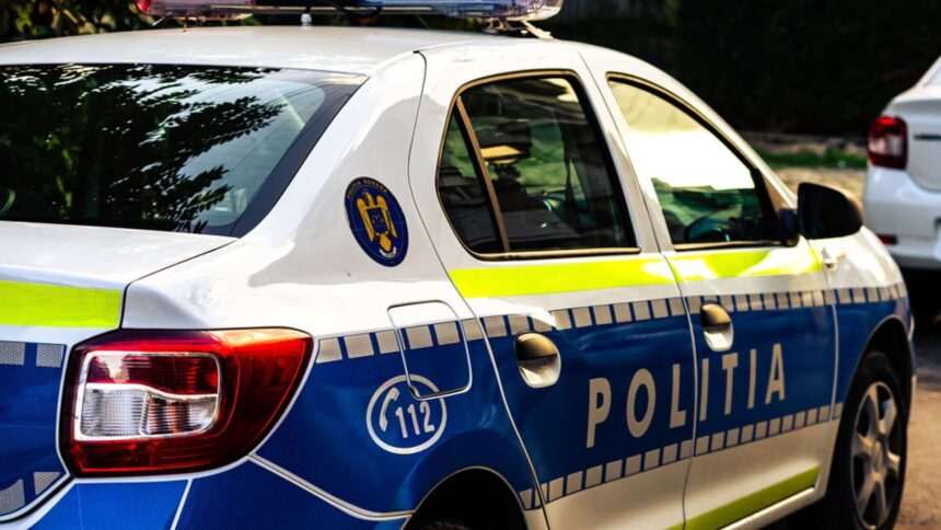 Fata de 12 ani din București s-a încuiat în casă și a amenințat că se sinucide