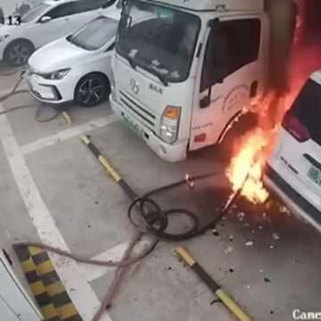 img-677 Pericolul incendiilor la mașinile electrice și măsurile de prevenire necesare