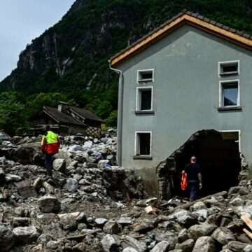 img-777 Tragedie în Elveția: o persoană a murit, iar alte două sunt dispărute în urma unei alunecări de teren