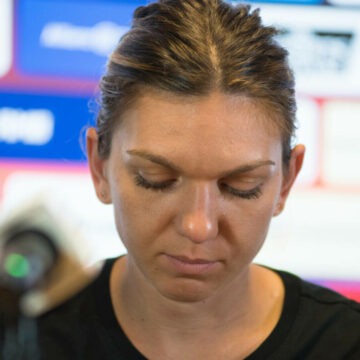 img Simona Halep: lupta cu o accidentare la genunchi