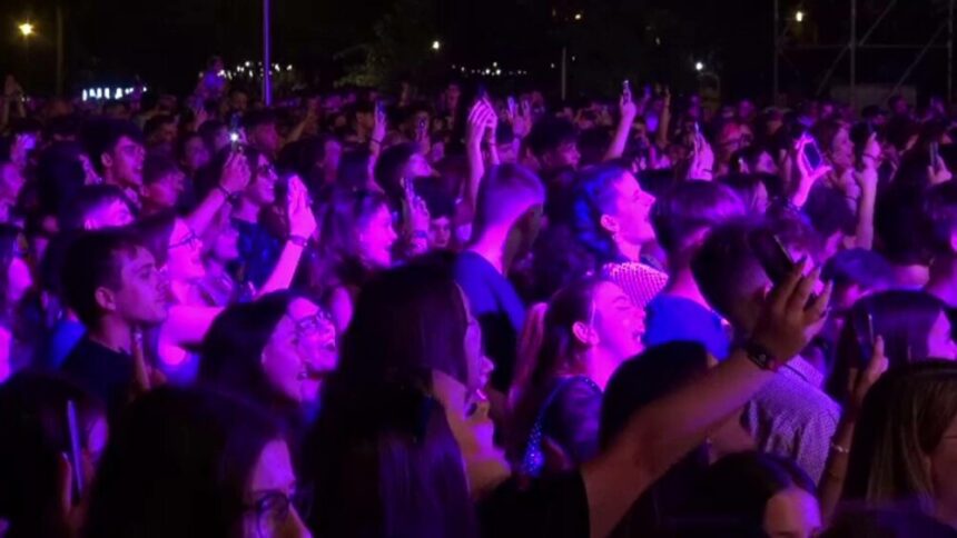 img Festival dedicat tinerilor, la Bacău: Ce artiști au încântat publicul