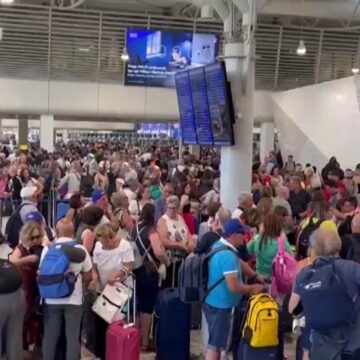 img Haos în aeroporturi din cauza unei pene informatice la Microsoft