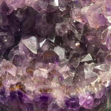 img Cel mai mare ametist din lume expus la Muzeul de Istorie Naturală din Shanghai