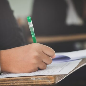 img Stimulente financiare pentru elevii cu media 10 la Evaluarea Națională și Bacalaureat