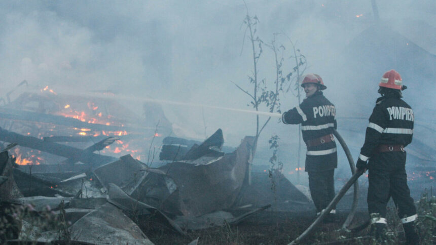 img Intervenție exemplară a pompierilor români în Franța