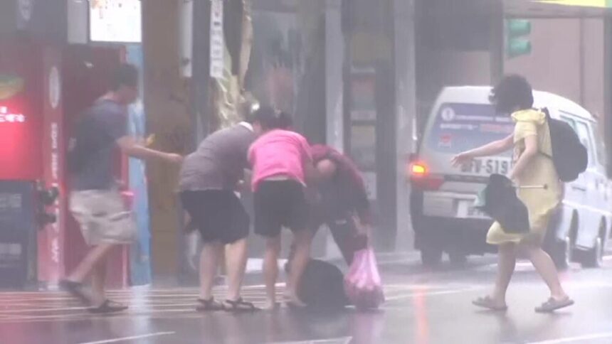 img Taifunul Gaemi pune în pericol Taiwan și China