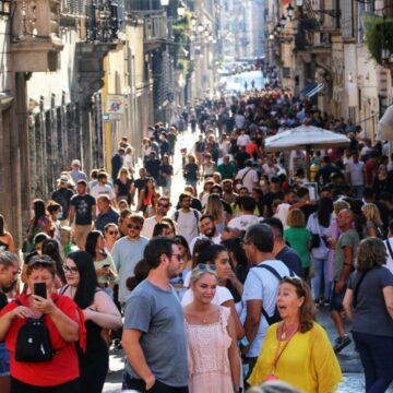 img Exploatarea muncitorilor sezonieri din Italia