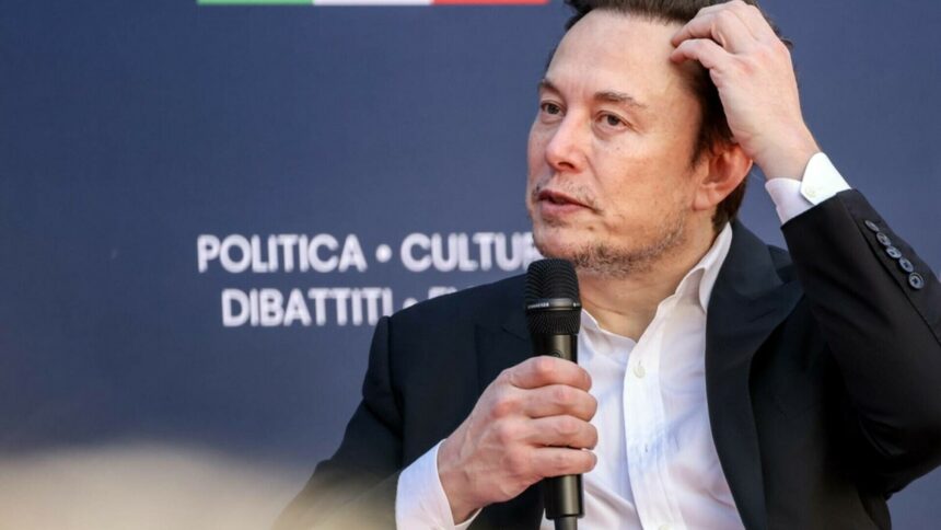 img Elon Musk neagă donația de 45 de milioane de dolari pentru campania lui Donald Trump