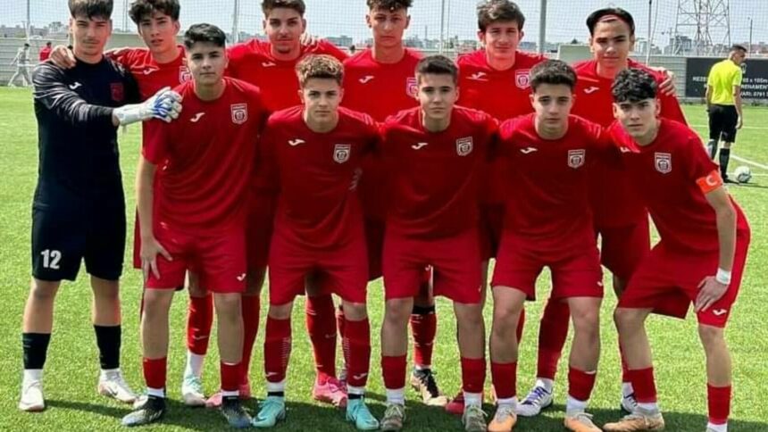 img Tragedie în fotbal: Tânărul fotbalist Sorin Nazîru decedează în urma unei forme de meningită și septicemiei