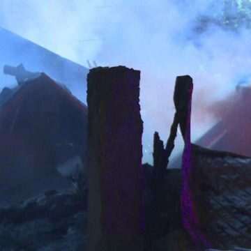 img-136 Incendiu violent în București – Zeci de persoane evacuate și trei rănite