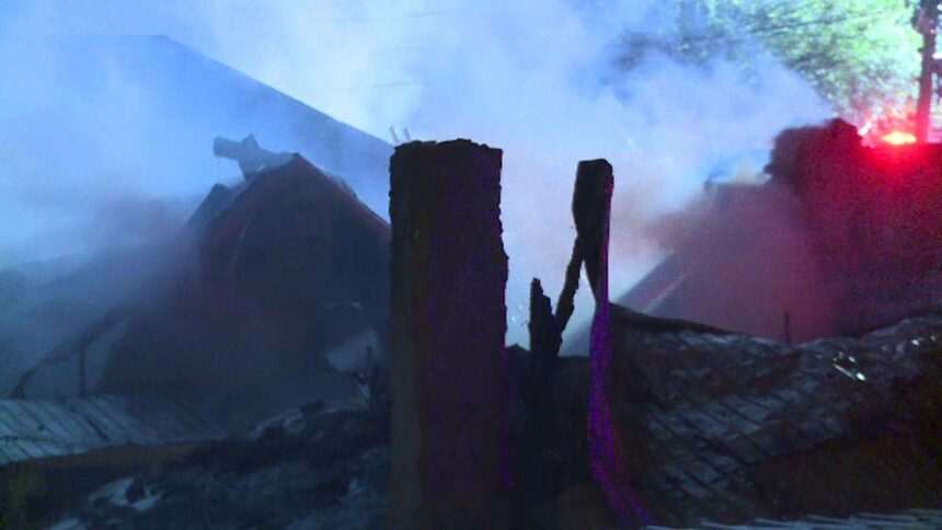 img-136 Incendiu violent în București – Zeci de persoane evacuate și trei rănite