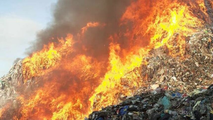 img Incendiu masiv la un depozit de deșeuri de mase plastice situat pe platforma Oltchim din Vâlcea