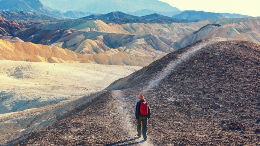 img Un turist s-a ales cu arsuri de gradul III în Valea Morții