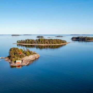 img Un student de 24 de ani a cumpărat o insulă privată în Finlanda, mai ieftină decât o garsonieră. Ce planuri are