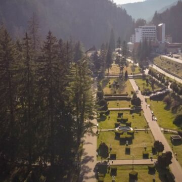 Stațiunea Slănic-Moldova – Perla Moldovei cu izvoare minerale comparabile cu Karlovy Vary sau Vichy