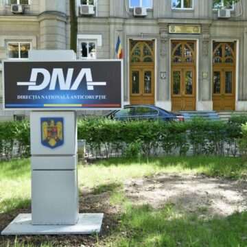 img-154 Prins în flagrant de DNA în București când lua 70.000 de euro șpagă pentru un aviz