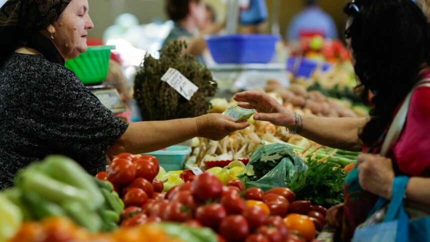 Experiența unei femei din Baia Mare la piață: Generozitatea piețarilor români