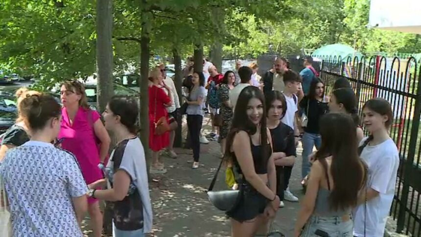 img Premierul propune deducerea cheltuielilor pentru meditațiile copiilor din impozite