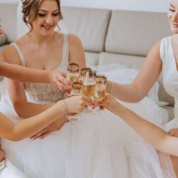 Scandalul petrecerii de dinaintea nunții: mireasa cerând domnișoarelor de onoare să plătească 300$