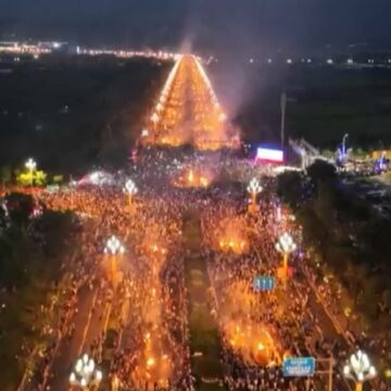 img Festivalul cu torțe al populației Yi din sud-vestul Chinei