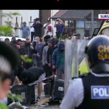 img Violentele din oraselul Southport: Atac in horror si manifestatii cu politia