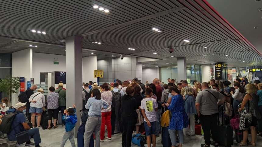 img-20 Probleme la Aeroportul Otopeni: Defectiune la banda de bagaje