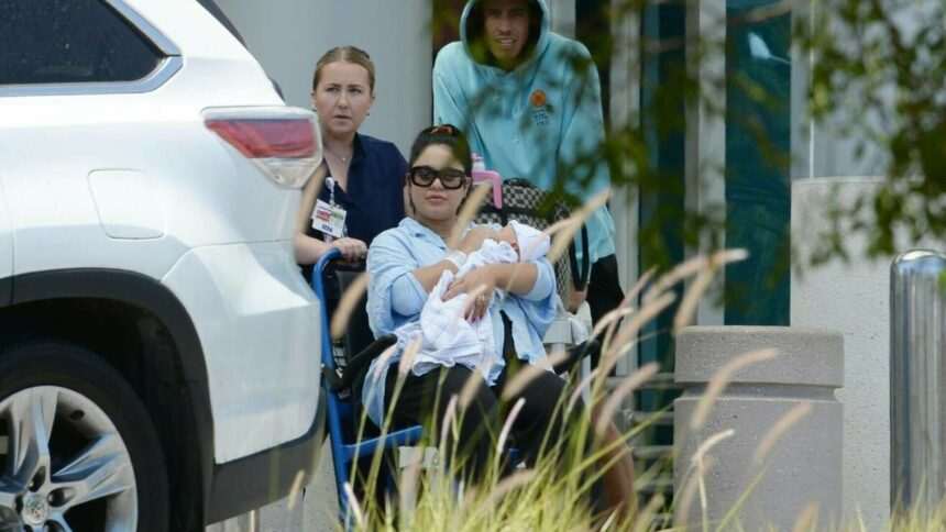 img-202 Vanessa Hudgens și Cole Tucker au devenit părinți. Primele imagini cu bebelușul