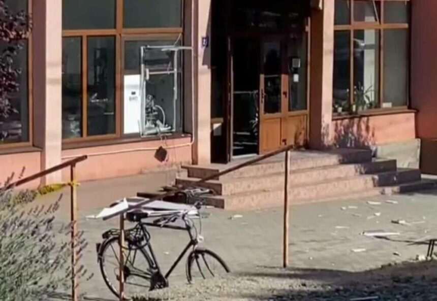 img-242 Tâlhăria de la Arad: Bancomat aruncat în aer cu o butelie de gaz și 200.000 de lei furati