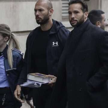 Reabilitarea Fraților Tate: Interdicția de a părăsi România ridicată