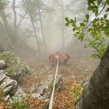 img-287 Misiune de salvare de peste 11 ore în Munții Bihor, după ce un turist din Ungaria a căzut în abruptul unei cascade
