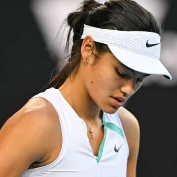 img-300 Decizie neașteptată. Emma Răducanu se retrage la dublu mixt, încheind cariera lui Andy Murray la Wimbledon