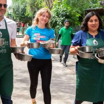 img-32 Kaufland România se alătură Adăpostului Speranța: peste 500 porții de mâncare pentru câinii din adăpost