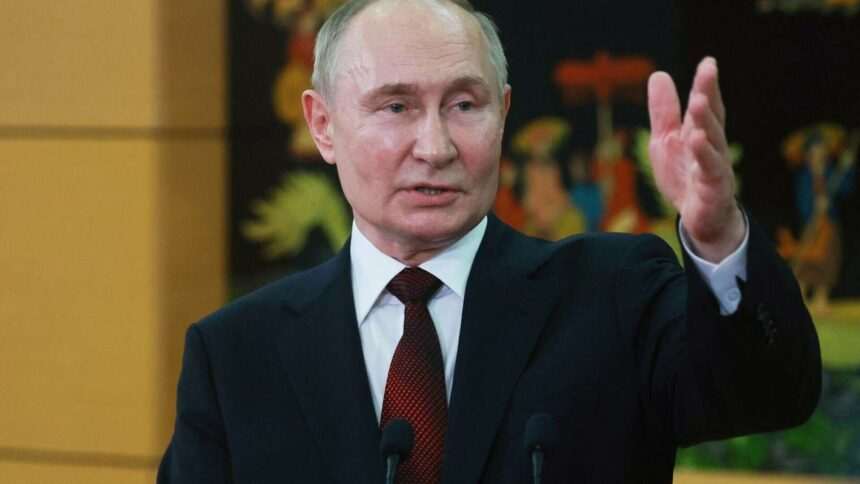 Vladimir Putin îl felicită pe noul său omolog iranian Pezeshkian și exprimă speranța unei consolidări a relațiilor
