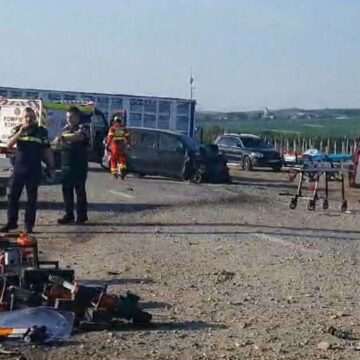 img-4 Accident grav în Suceava. Cinci morți într-o mașină care s-a făcut bucăți după ce a lovit o cisternă