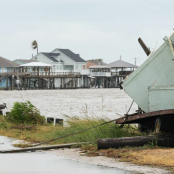 Uraganul Beryl lovește Texasul – Cel puțin opt persoane au murit