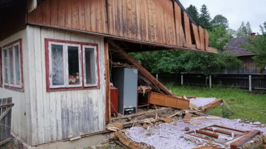 img-431 Explozia unei case din Suceava cauzată de acumularea de gaze de la o butelie de aragaz