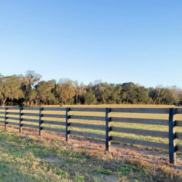 Suporturi metalice pentru stâlpi de lemn: montare, avantaje și întreținere