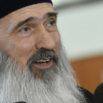 img-526 Dezbatere despre femei și acoperirea capului conform declarațiilor Arhiepiscopului Tomisului